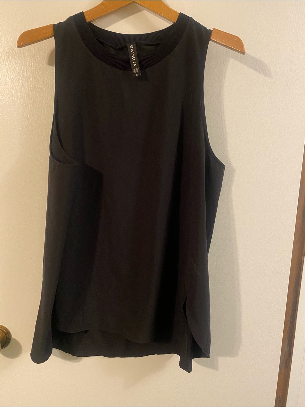 Athleta Women’s Black Crewneck Zephyr tank - XL